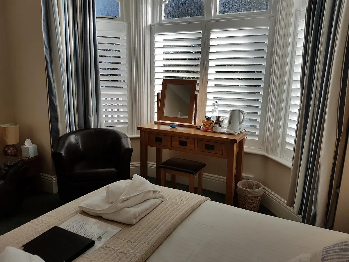 Beach Lodge Bournemouth 0*,