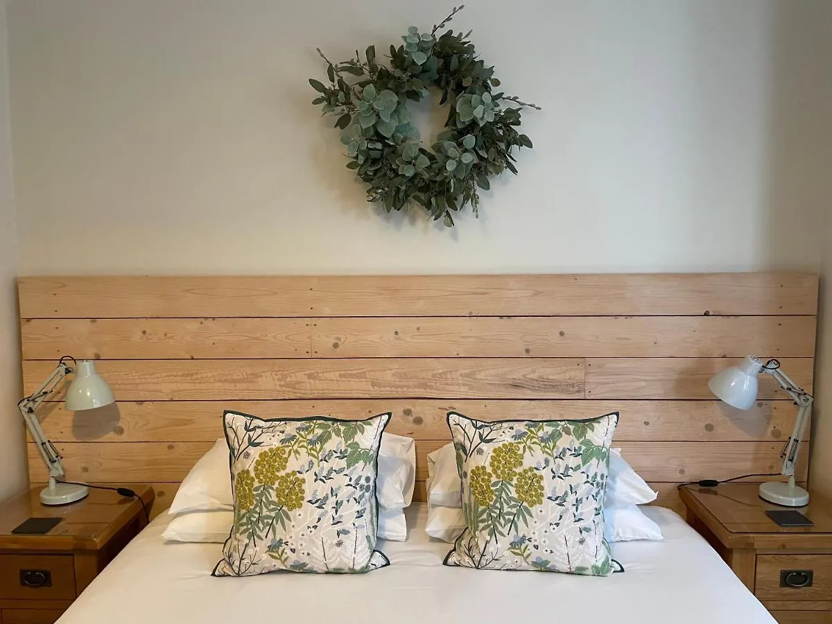 Beach Lodge Bournemouth Bed and breakfast