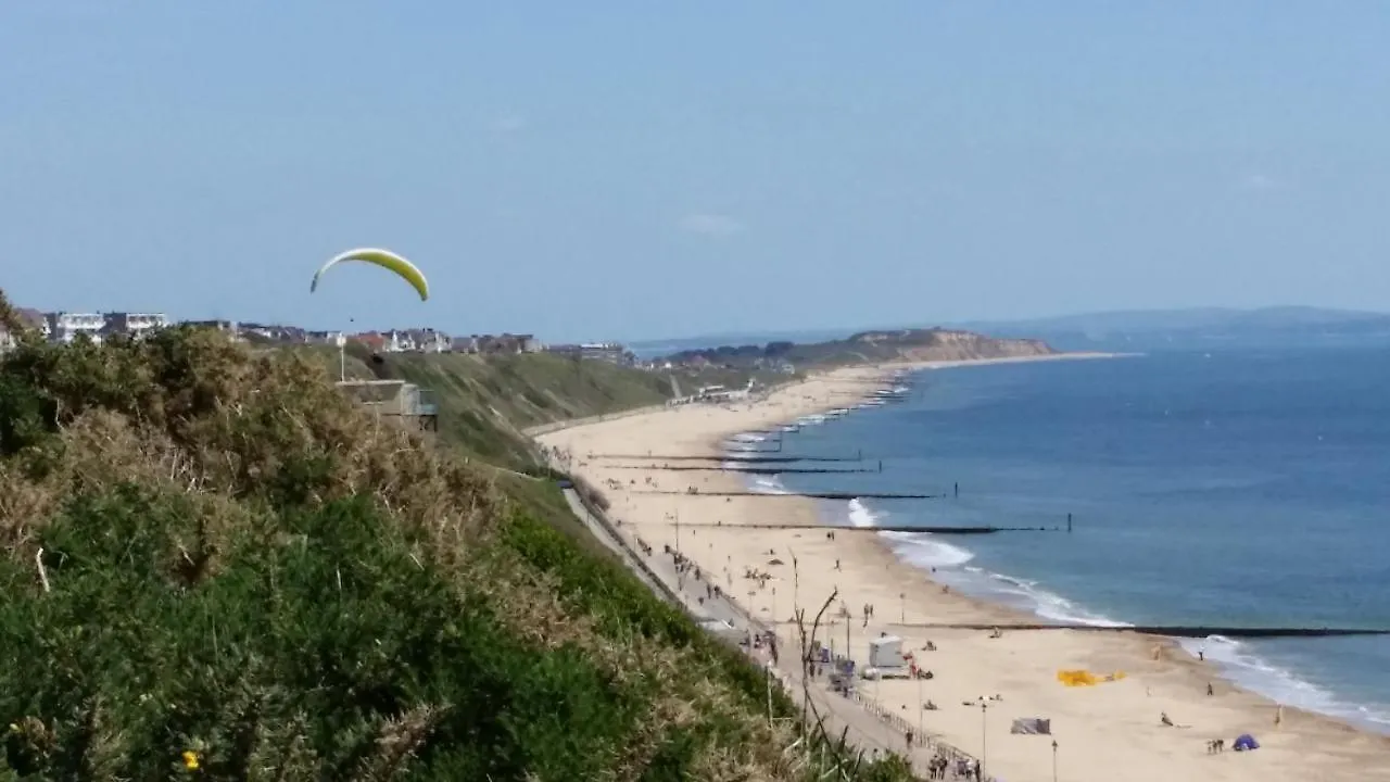 Beach Lodge Bournemouth Bed and breakfast