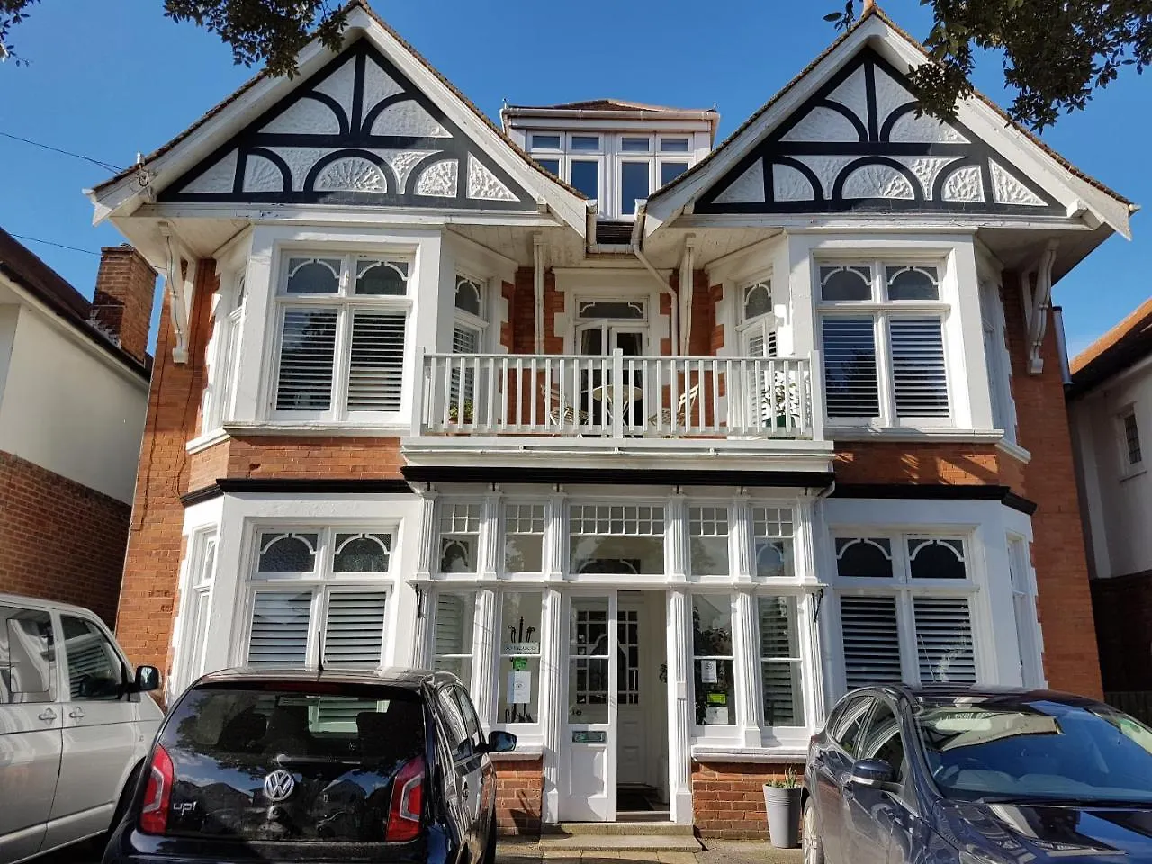 Beach Lodge Bournemouth 0*,